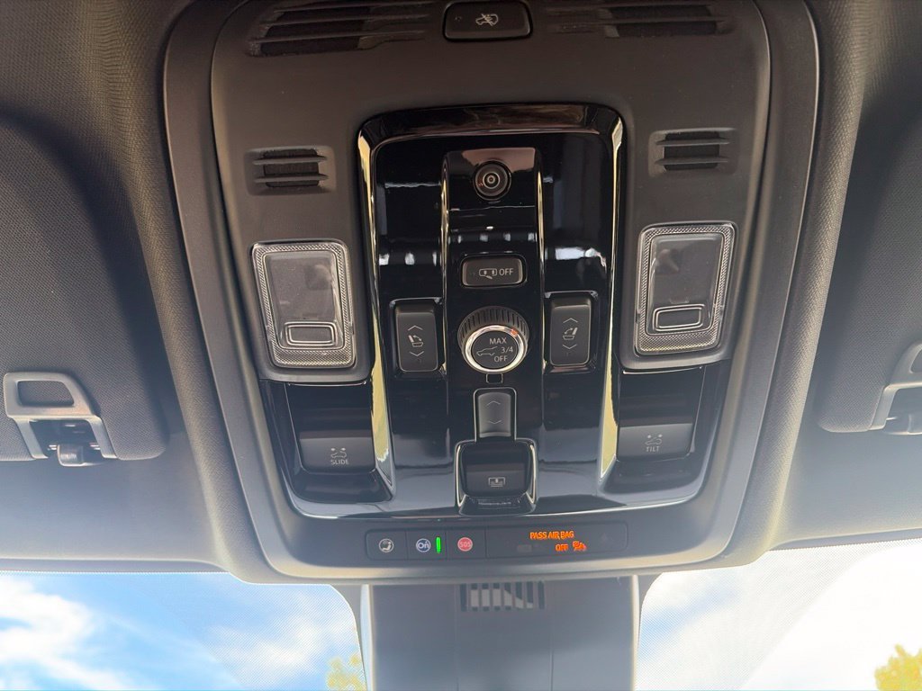 New 2026 Glacier White Tricoat GMC Denali Ultimate image 44
