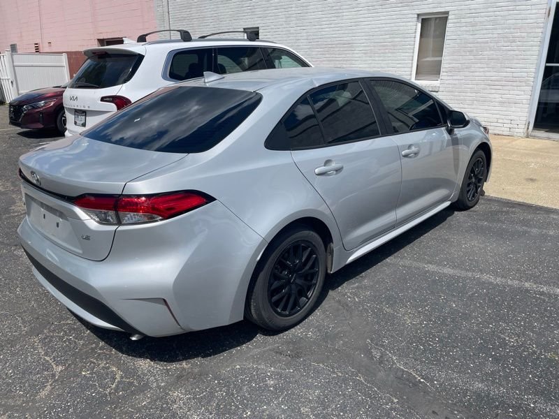 Used 2020 Silver Toyota LE image 5