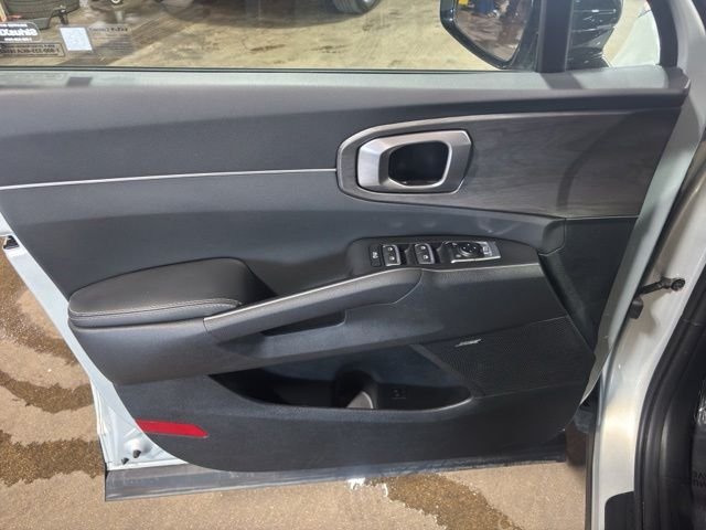 Used 2026 White Kia X-Line EX image 26