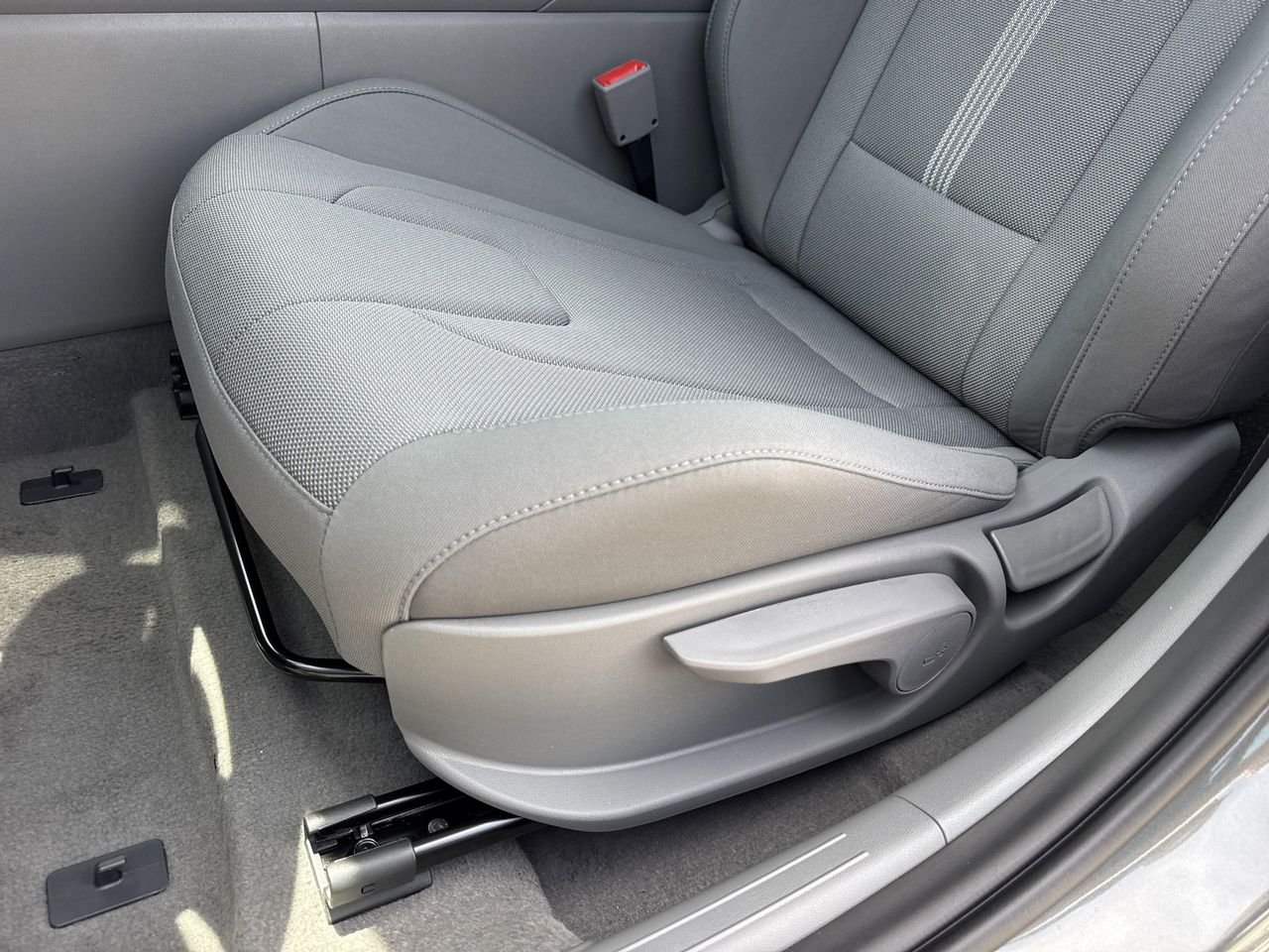 New 2026 Amazon Gray Hyundai SE image 12