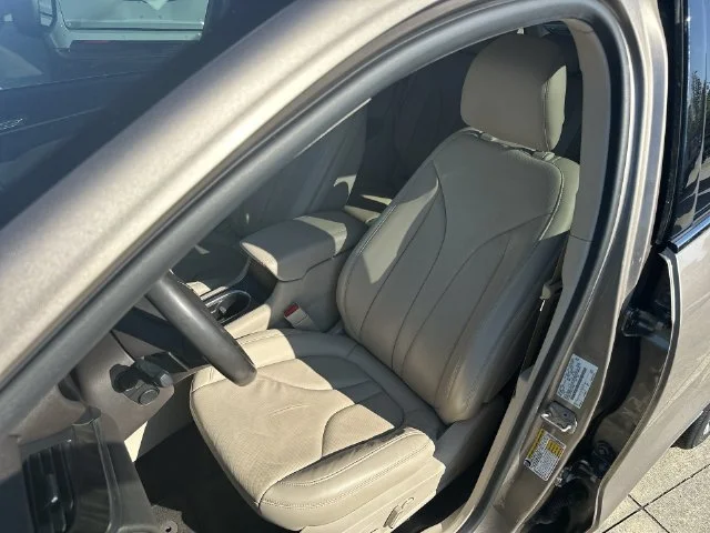 Used 2019 Brown Lincoln Reserve image 12