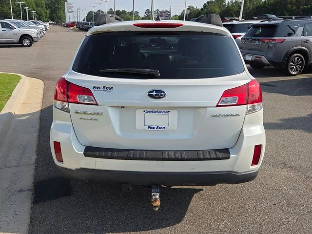Used 2013 White Subaru 2.5i image 11