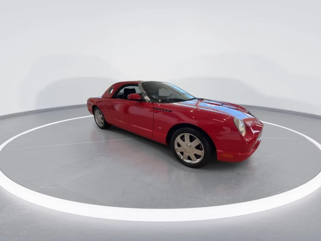 Used 2002 Red Ford Base image 2
