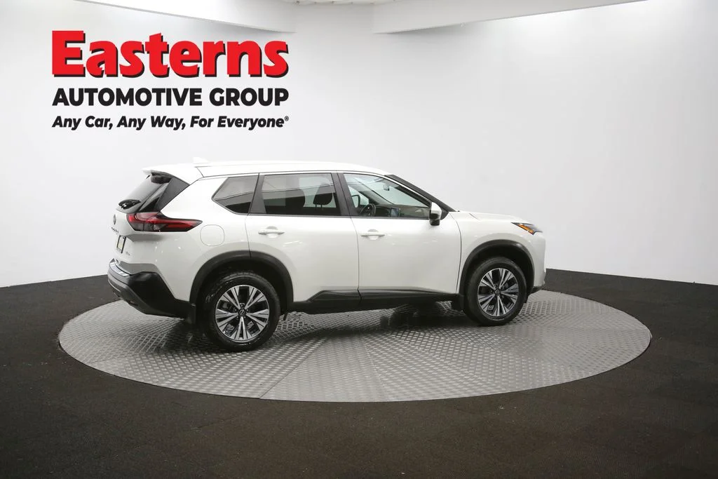 Used 2022 White Nissan SV image 41