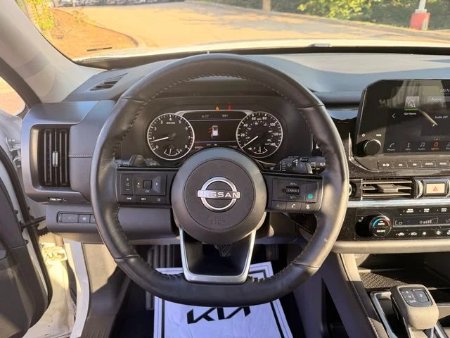 Used 2023 Pearl White Nissan SL image 13