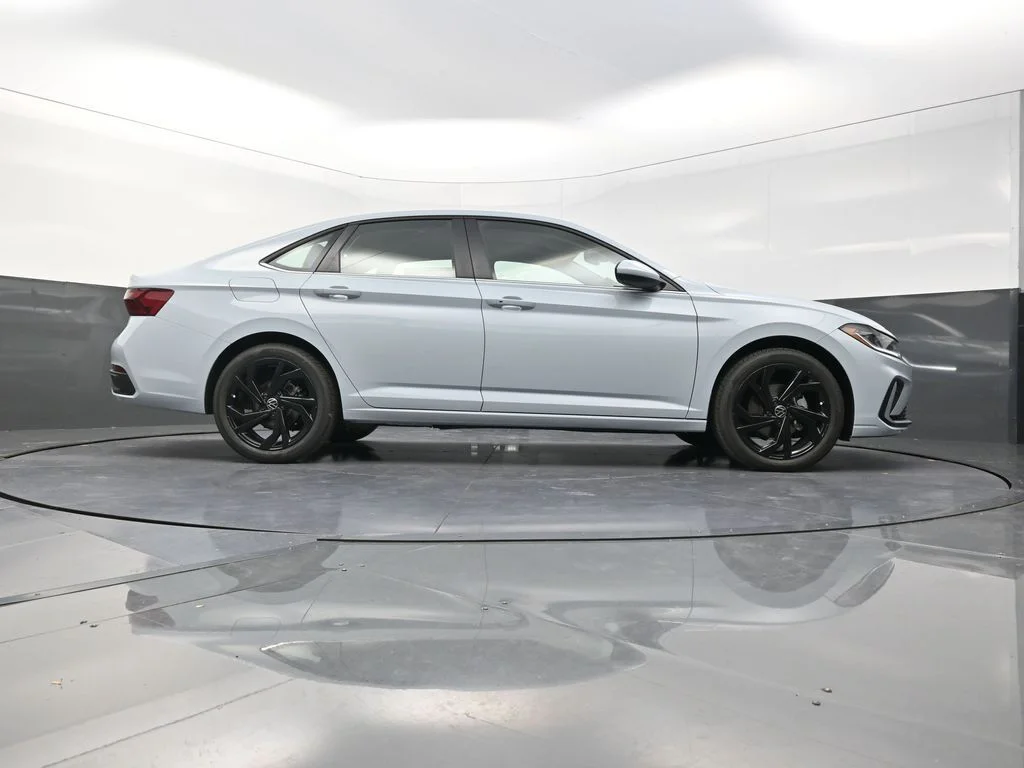 2026 Volkswagen Jetta SE - Photo 27