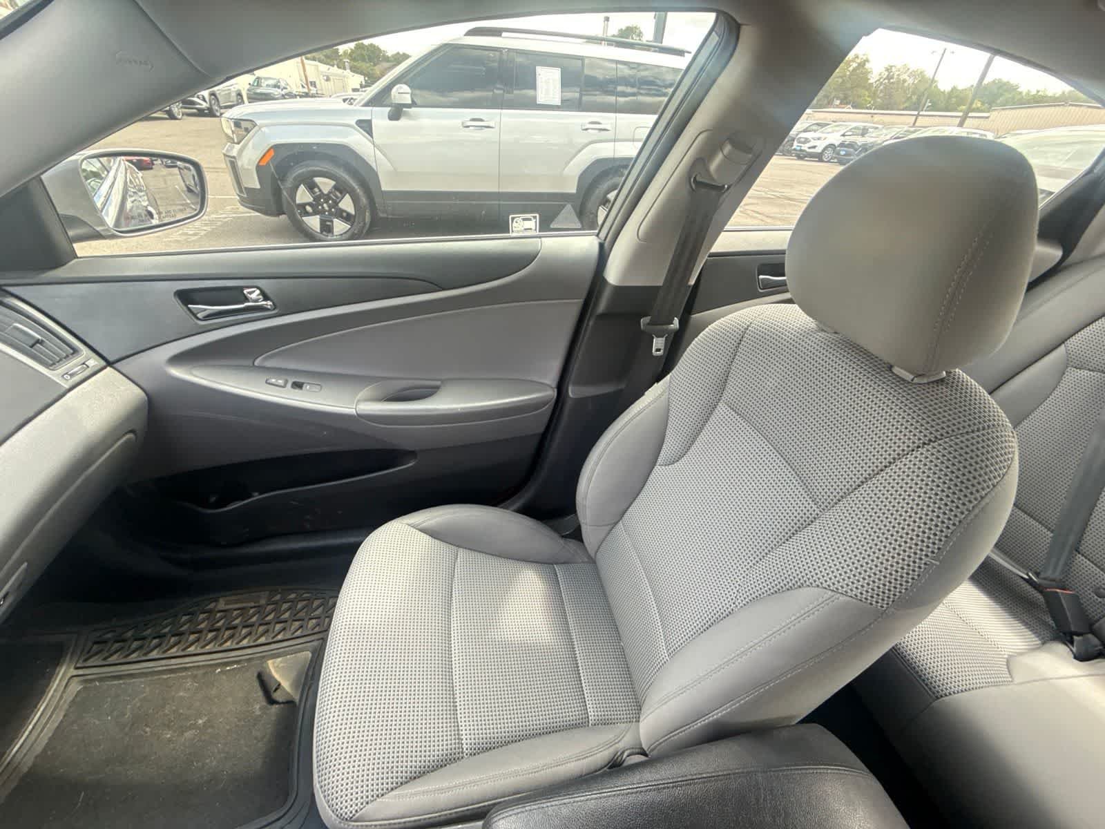 Used 2012 Harbor Gray Metallic Hyundai GLS image 17