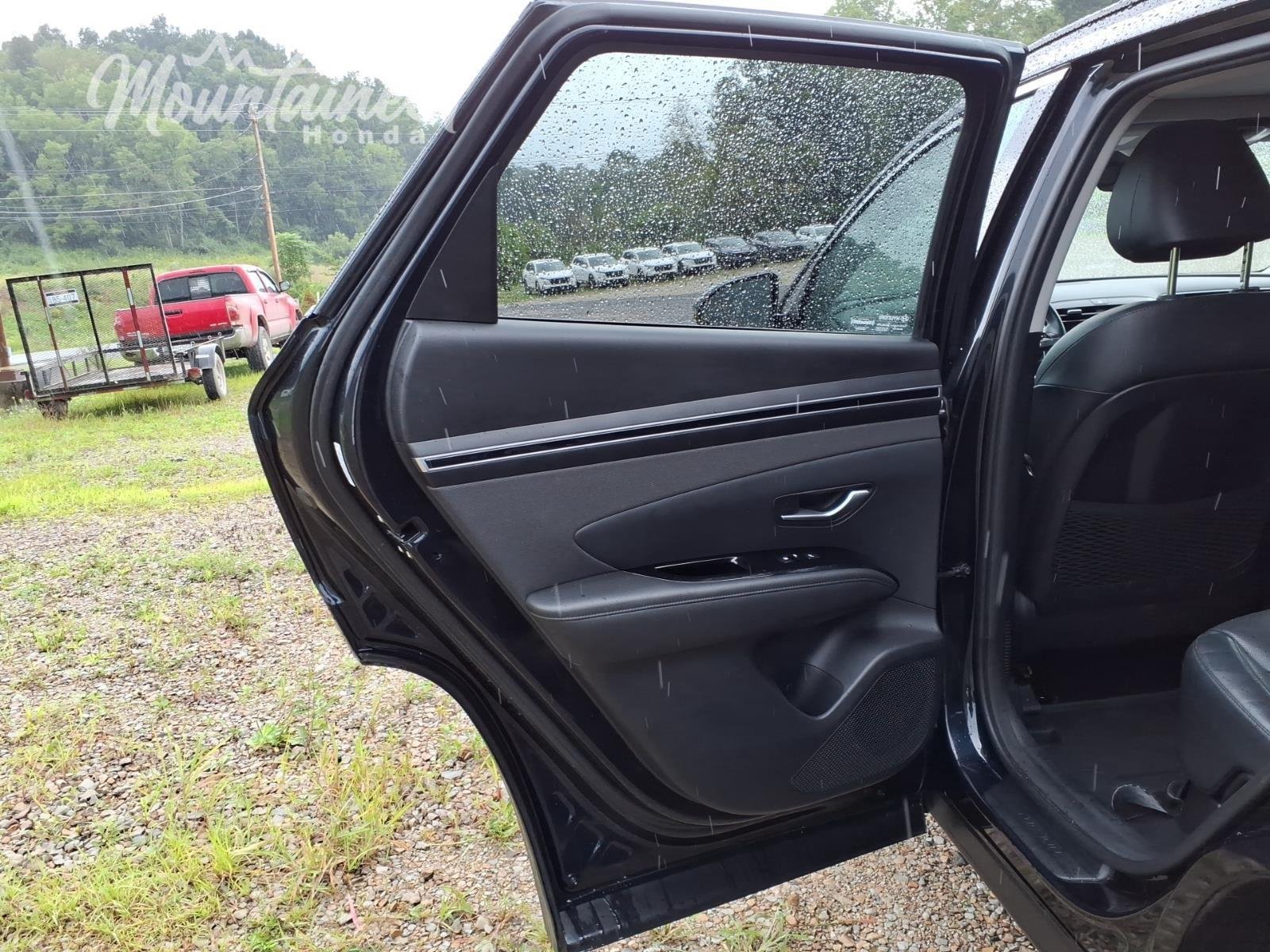 Used 2022 Phantom Black Hyundai Limited image 15