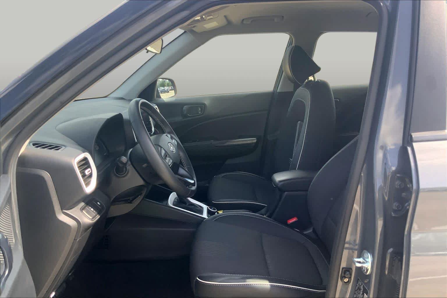 Used 2025 Black Roof Hyundai Limited image 8