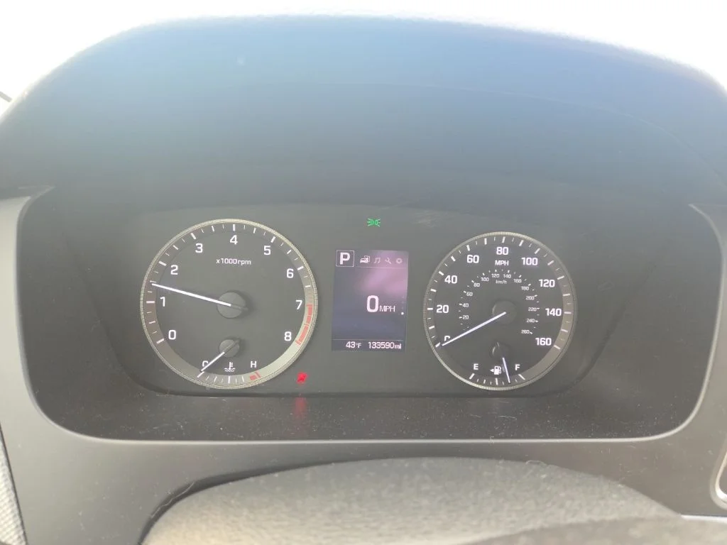 Used 2016 White Hyundai SE image 16