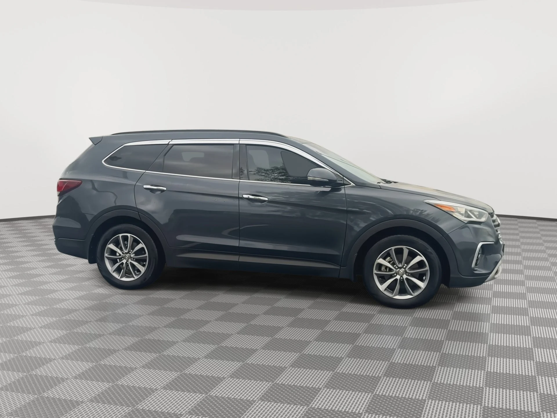 Used 2018 Night Sky Pearl Hyundai SE image 2