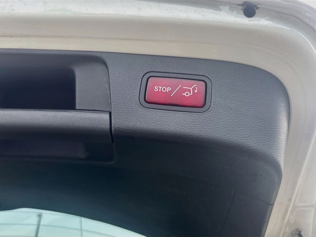Used 2018  Mercedes-Benz GLA 250 image 16
