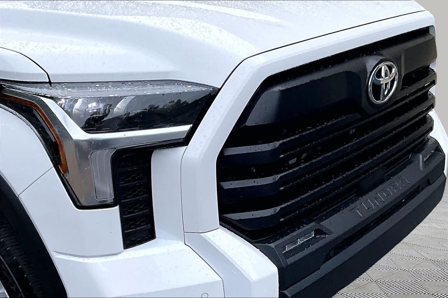 Used 2024 Ice Cap Toyota SR5 image 30