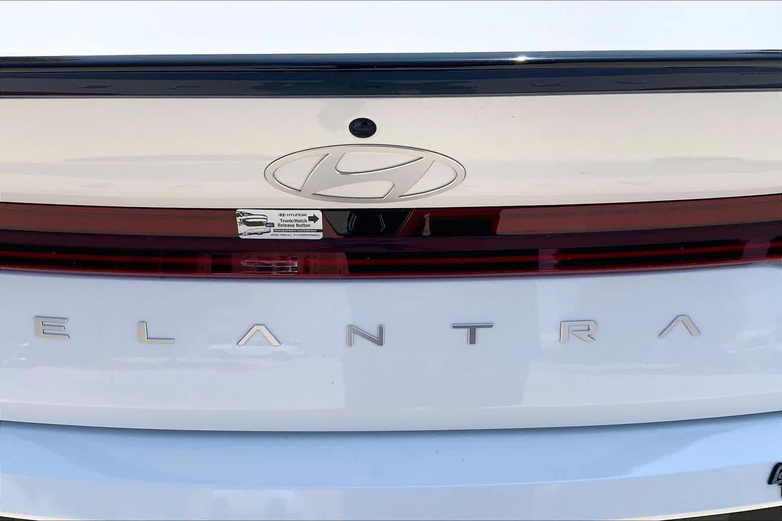 2025 Hyundai Elantra Blue - Photo 33