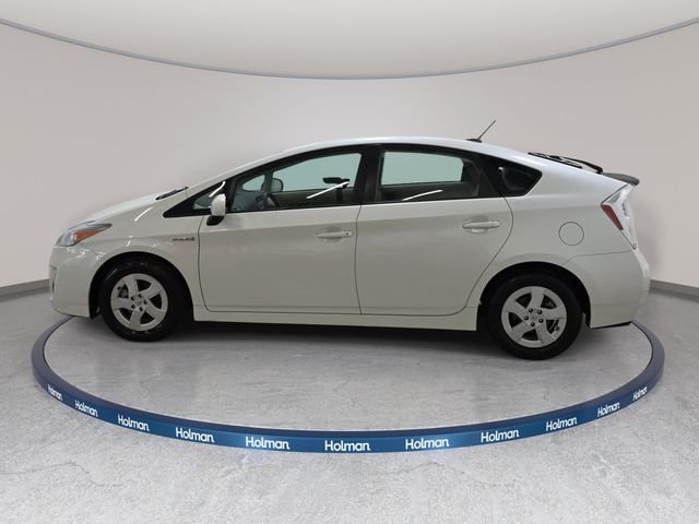 Used 2010 White Toyota II image 9