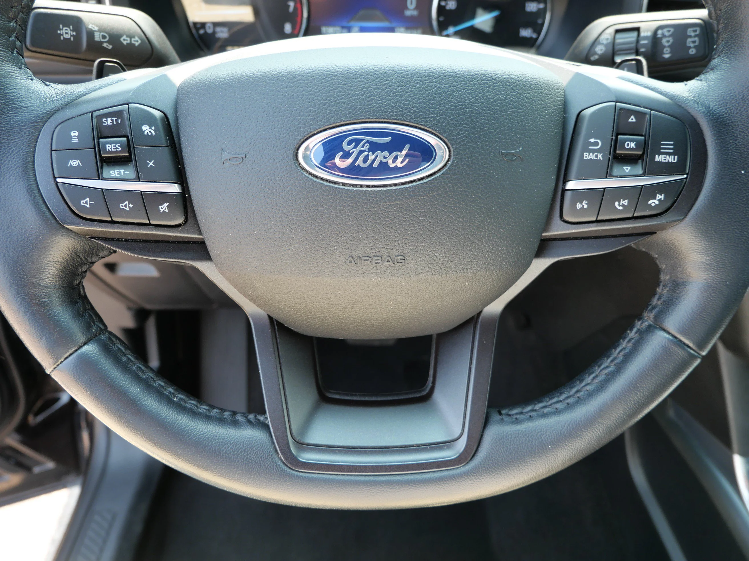 Used 2020 Agate Black Metallic Ford XLT image 25