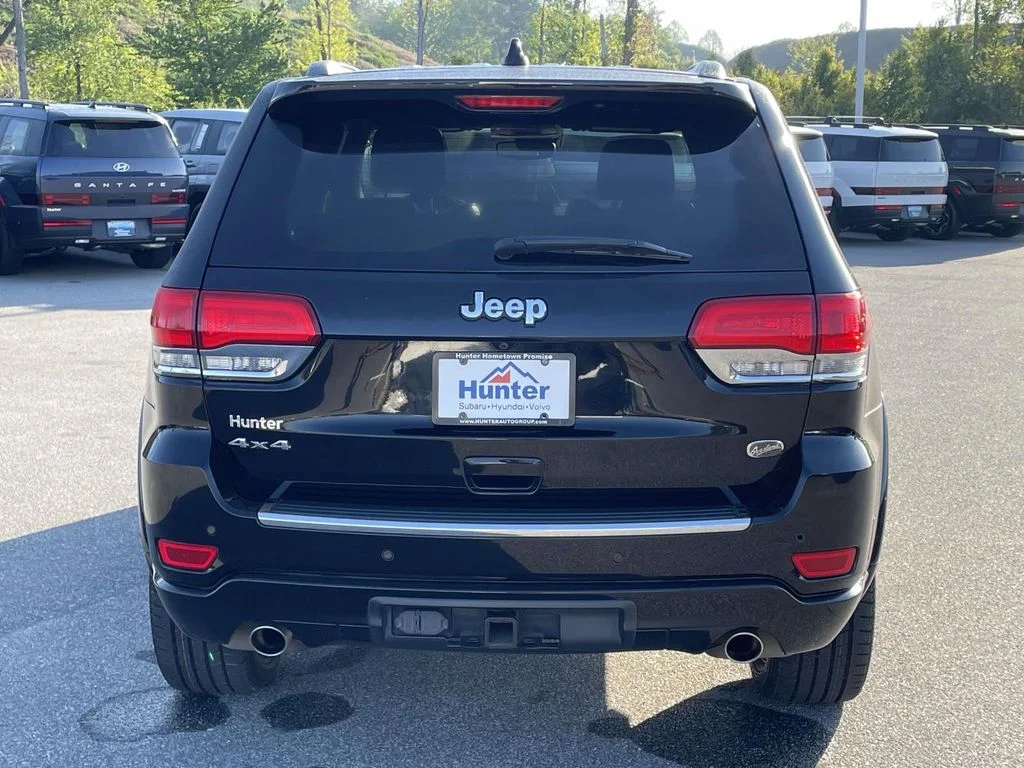 Used 2020 Diamond Black Crystal Pearlcoat Jeep Overland image 28