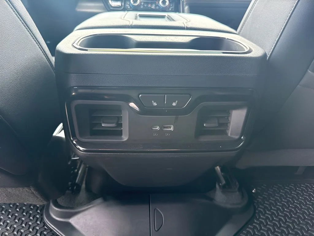 Used 2022 White GMC AT4 image 14