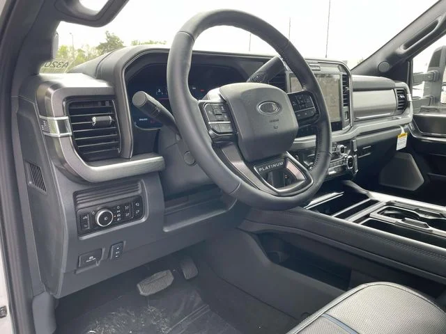 New 2026 Star White Metallic Tri-Coat Ford Platinum image 17