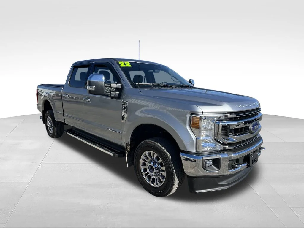 Used 2022  Ford XL image 3