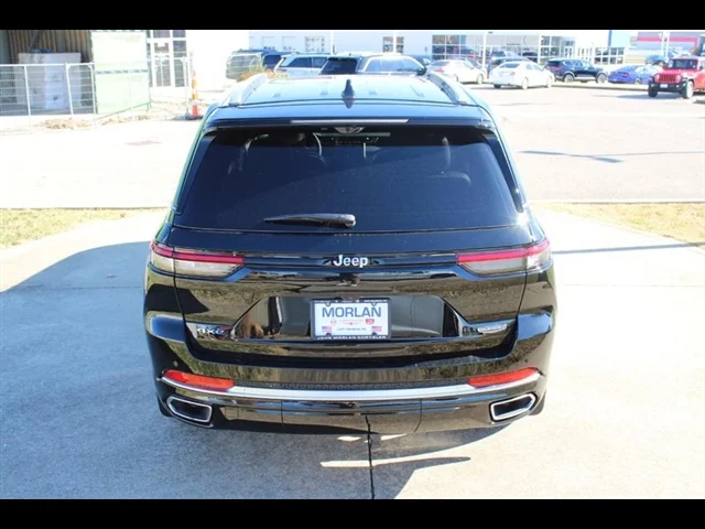 Used 2022 Diamond Black C Jeep Summit Reserve 4xe image 6