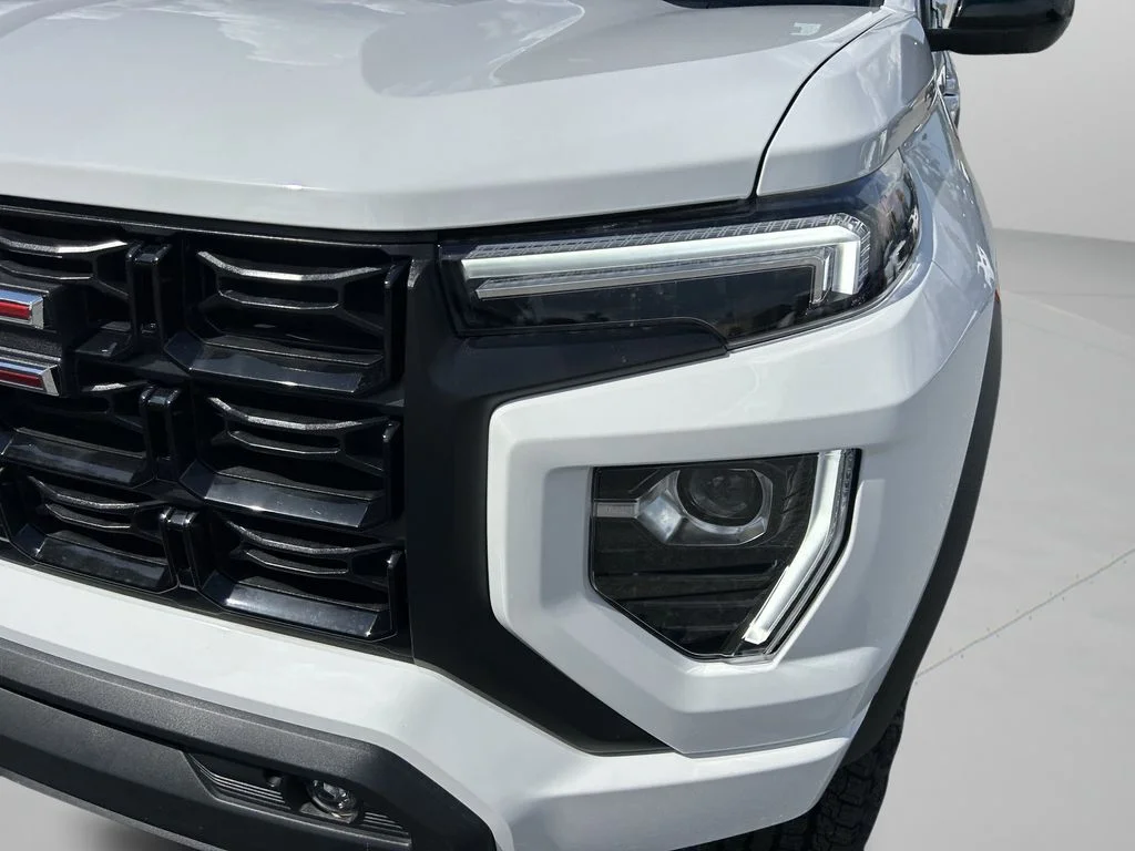 Used 2024 White GMC Elevation image 13