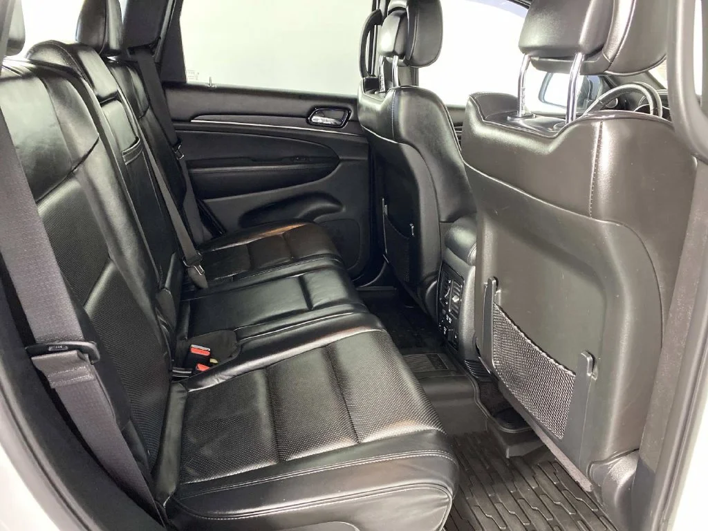Used 2019 Bright White Clearcoat Jeep High Altitude image 11