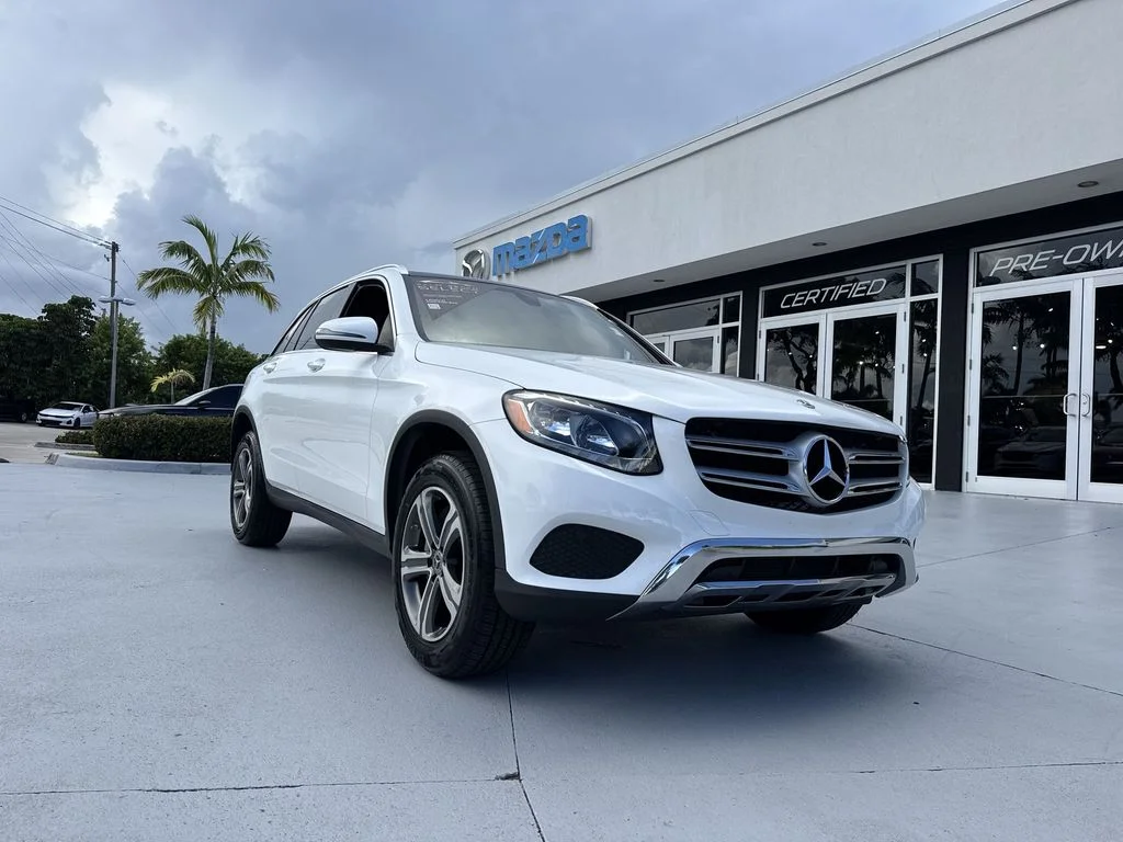 Used 2018 Polar White Mercedes-Benz GLC 300 image 30