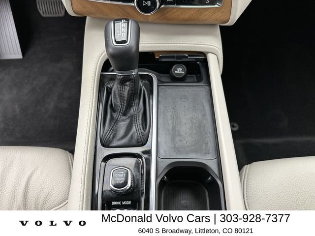 Used 2021 White Volvo T6 Momentum image 20
