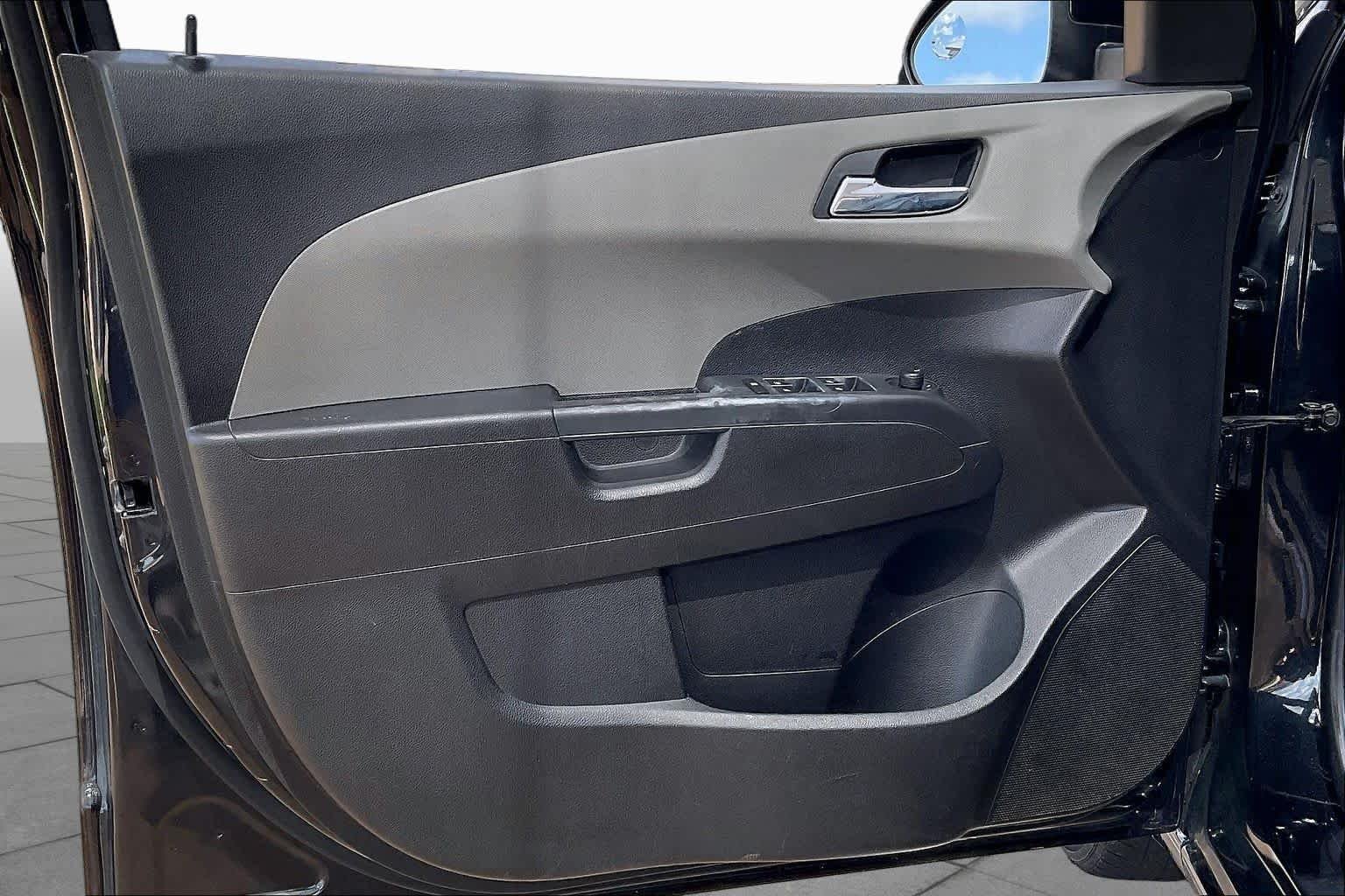Used 2013 Black Granite Metallic Chevrolet LT image 20