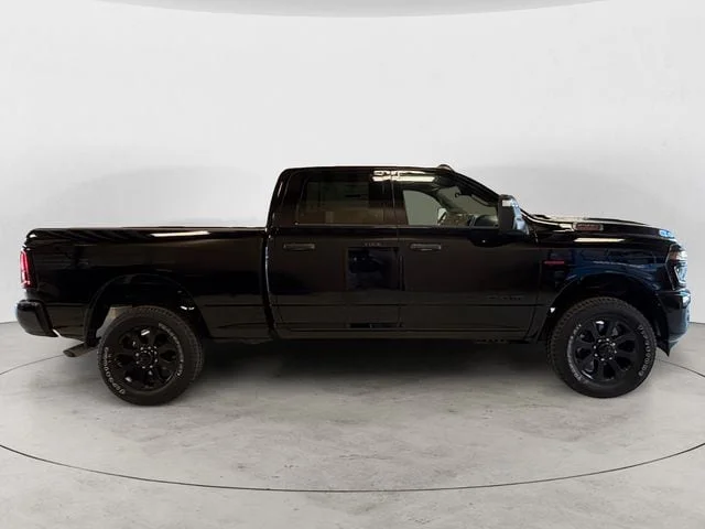 New 2026 Diamond Black Crystal Pearlcoat Ram BIG HORN CREW CAB 4X4 6