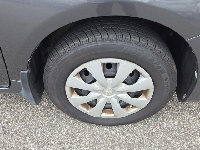 Used 2013 Gray Toyota L image 16