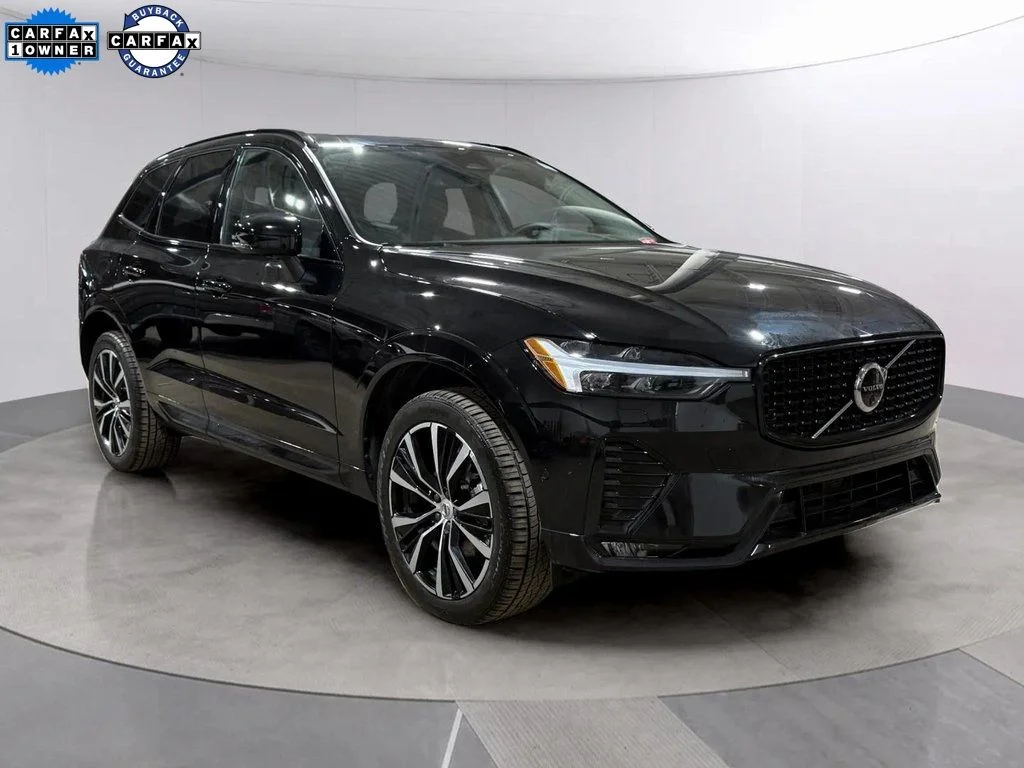 2025 Volvo XC60 B5 Plus Dark AWD's photo