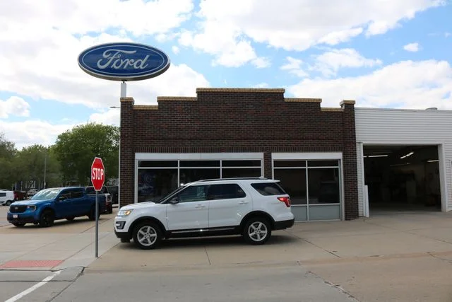 2017 Ford Explorer XLT 4WD's photo