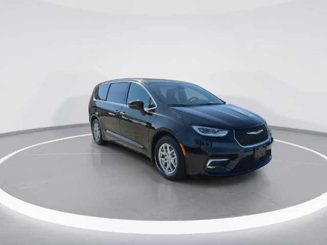 Used 2025 Black Chrysler Select image 2