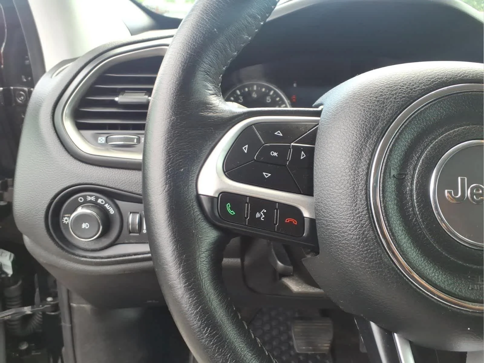 Used 2023 Black Clearcoat Jeep Limited image 26