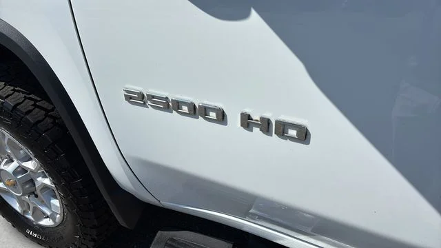 Used 2024 White Chevrolet LT image 39