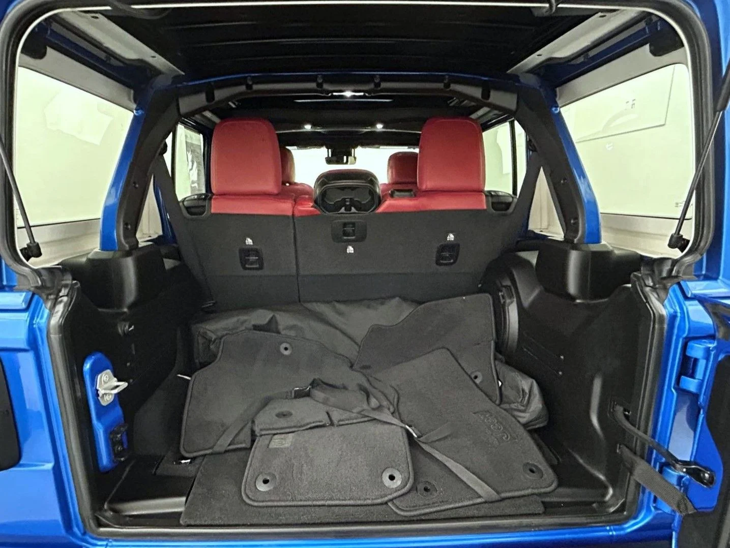 Used 2024 Blue Jeep Rubicon 392 image 21