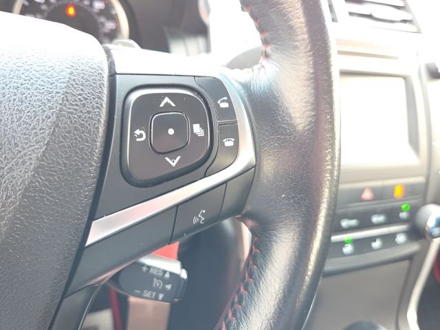 Used 2015 Black Toyota LE image 21
