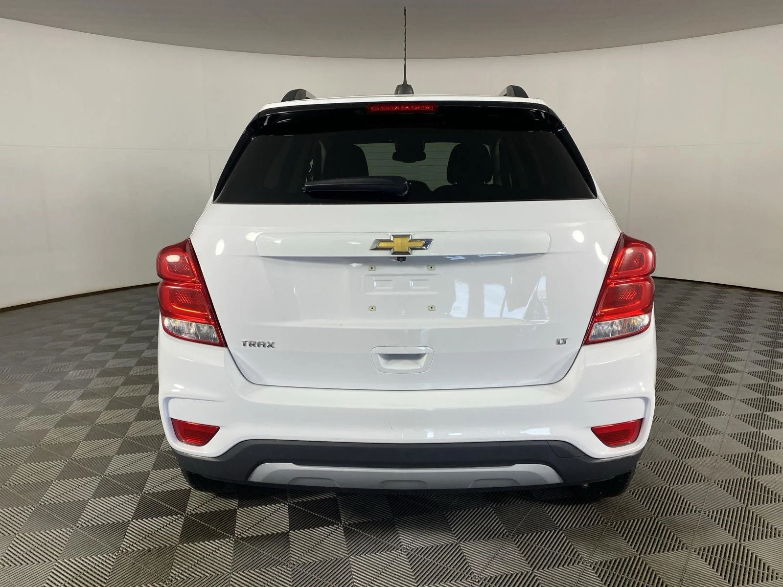 Used 2019 Summit White Chevrolet LT image 15