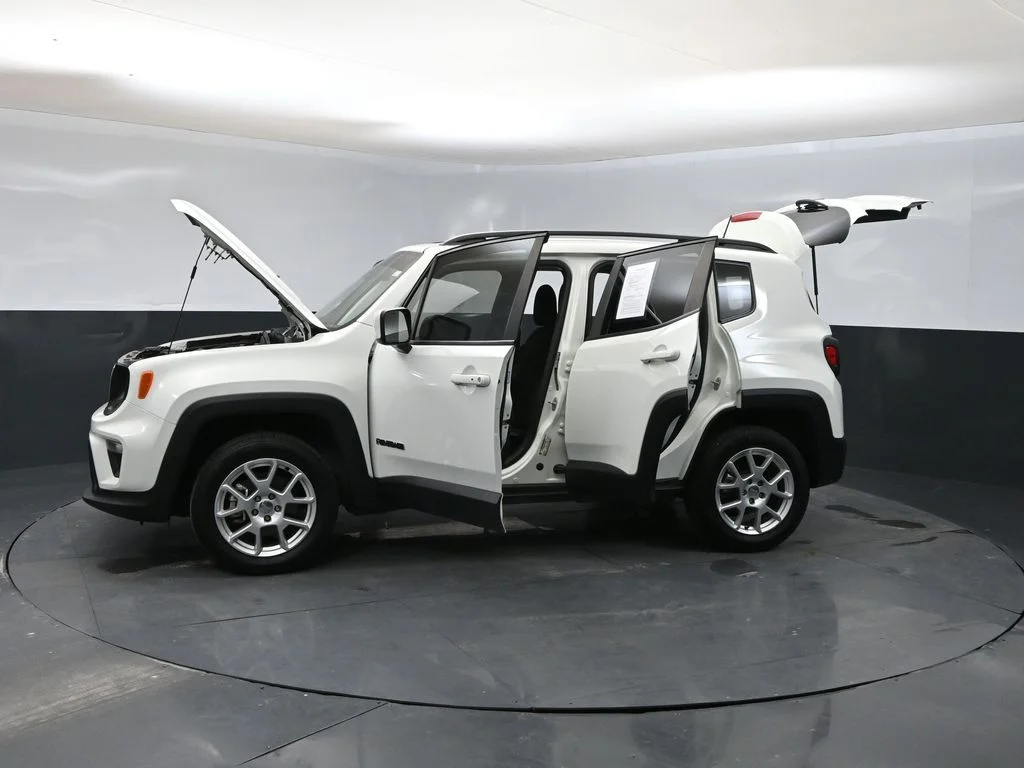 Certified Used 2021 White Jeep Latitude image 40