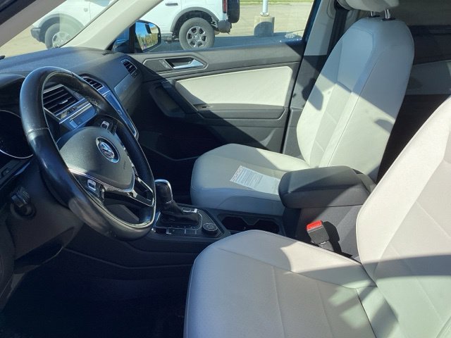 Certified Used 2019 Silk Blue Metallic Volkswagen 2.0T SE image 27