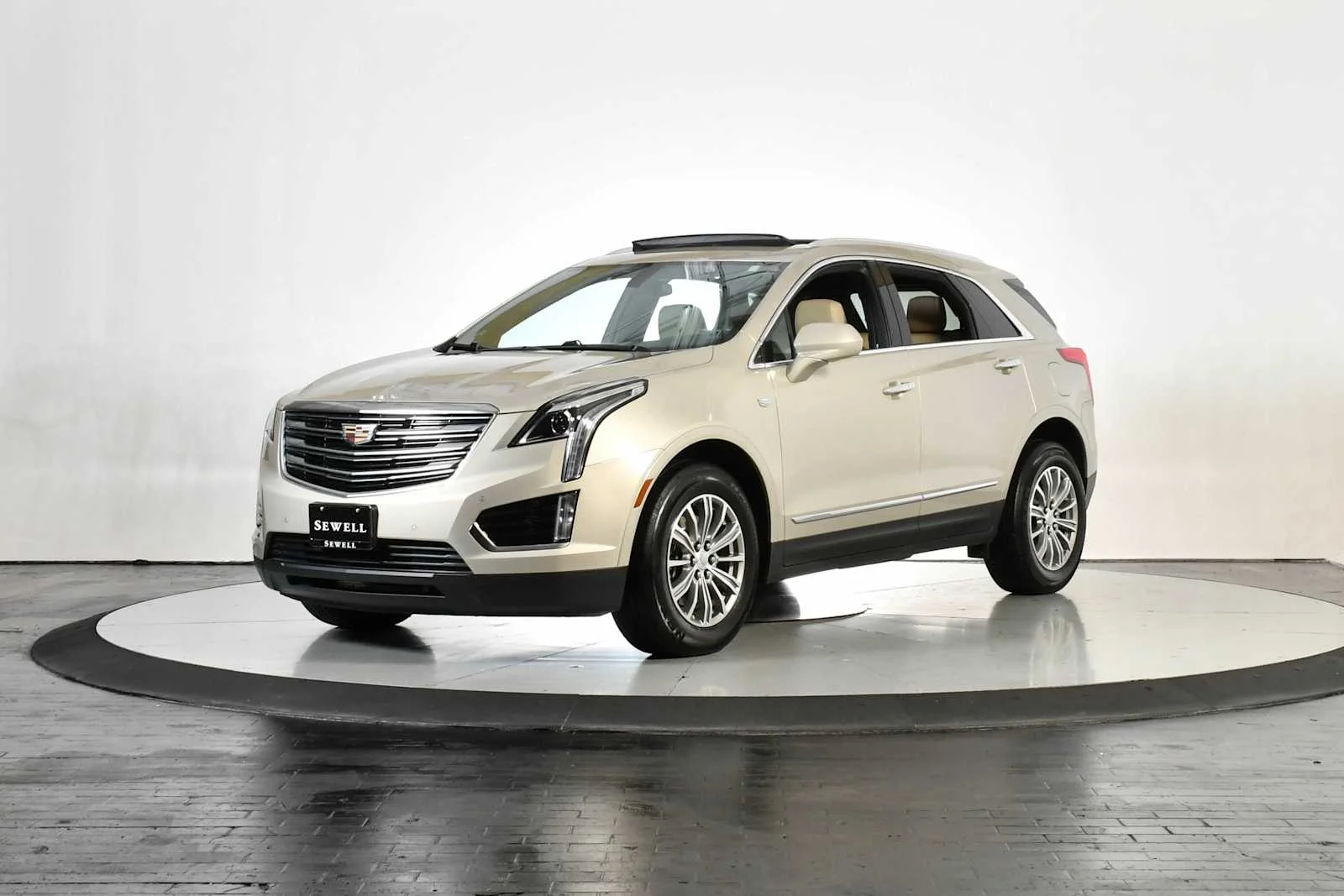 2017 Cadillac XT5 FWD Luxury's photo
