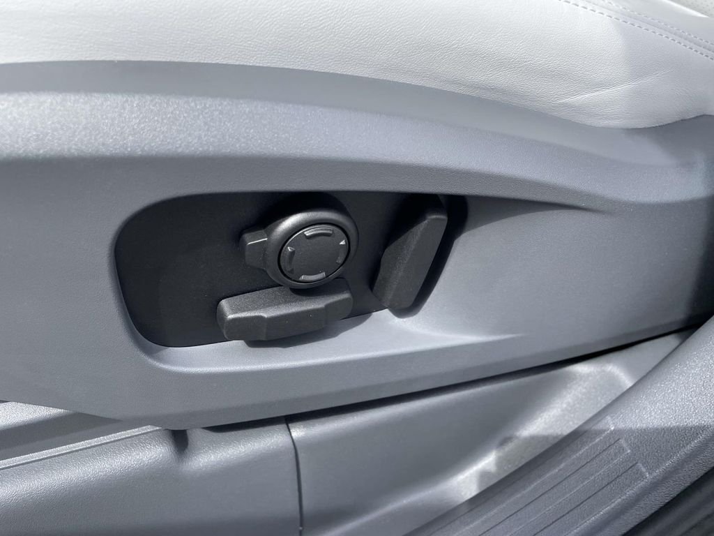 2026 Land Rover Defender S - Photo 15