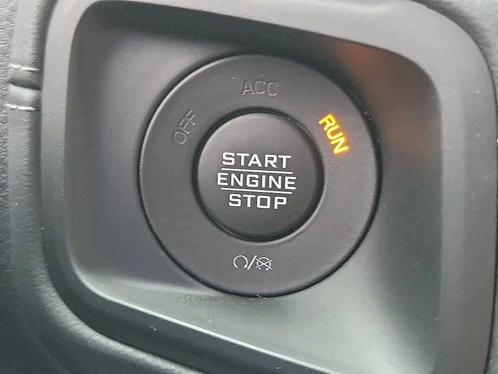 2025 Jeep Wrangler 4-Door Sahara - Photo 11
