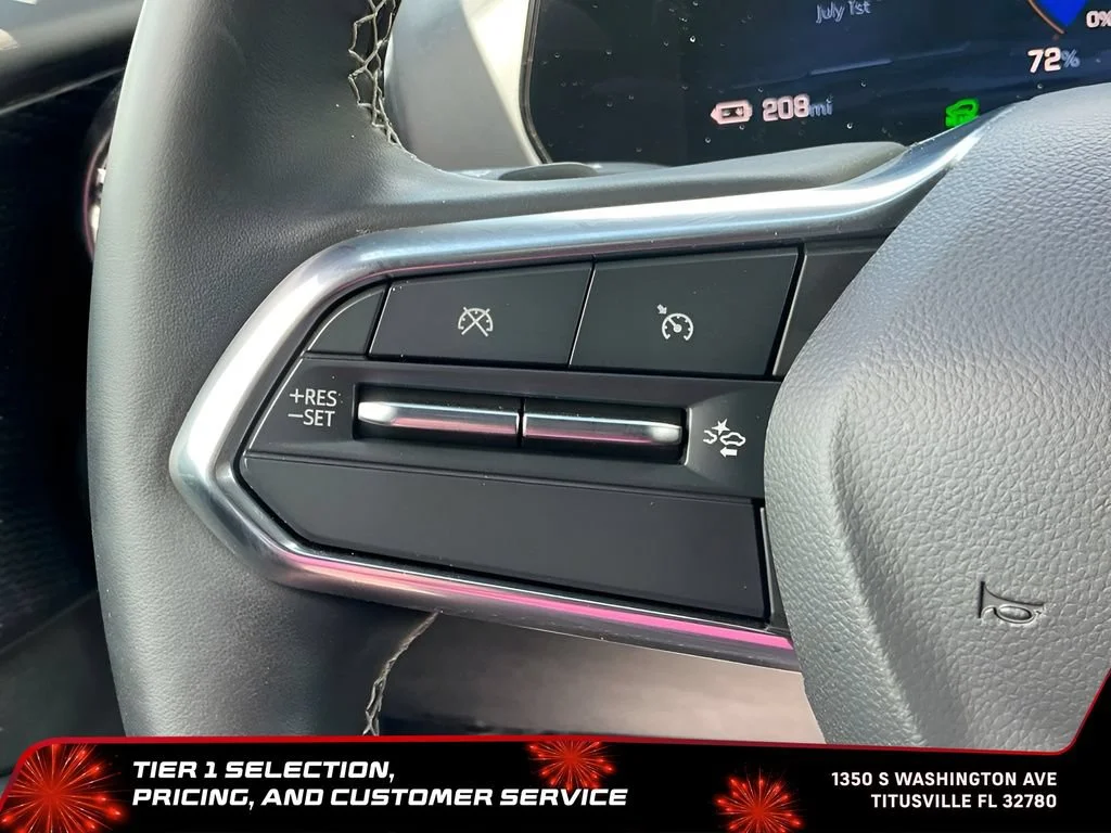 Used 2024 Summit White Chevrolet LT image 39