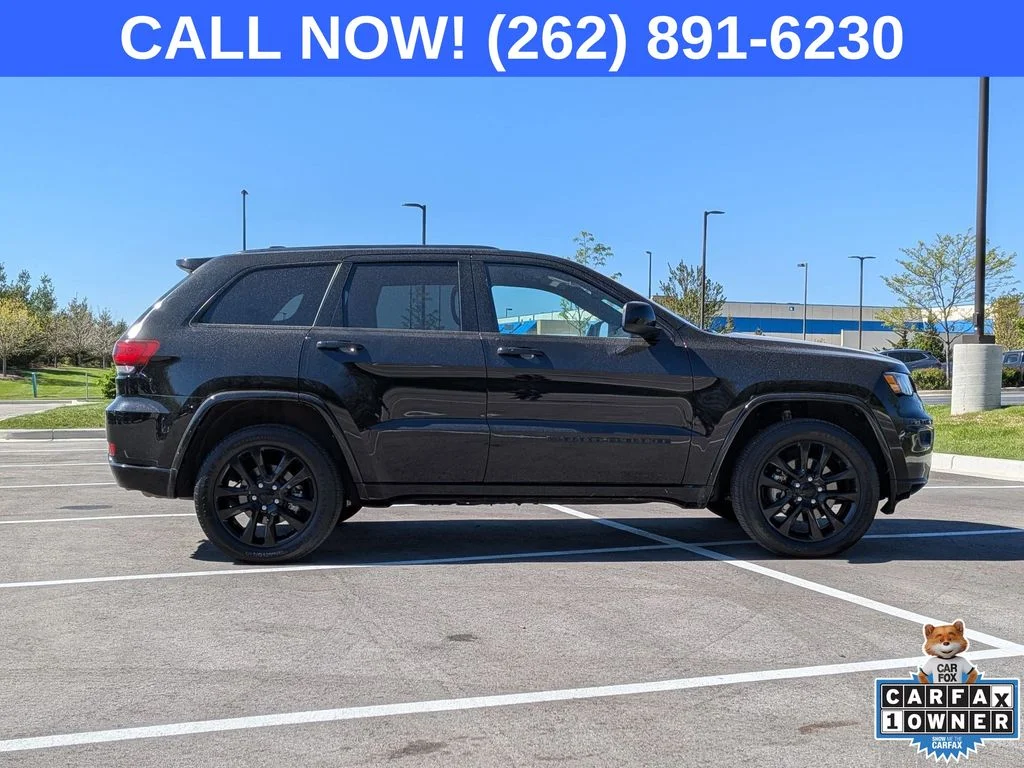 Used 2022 Black Jeep Laredo X image 8