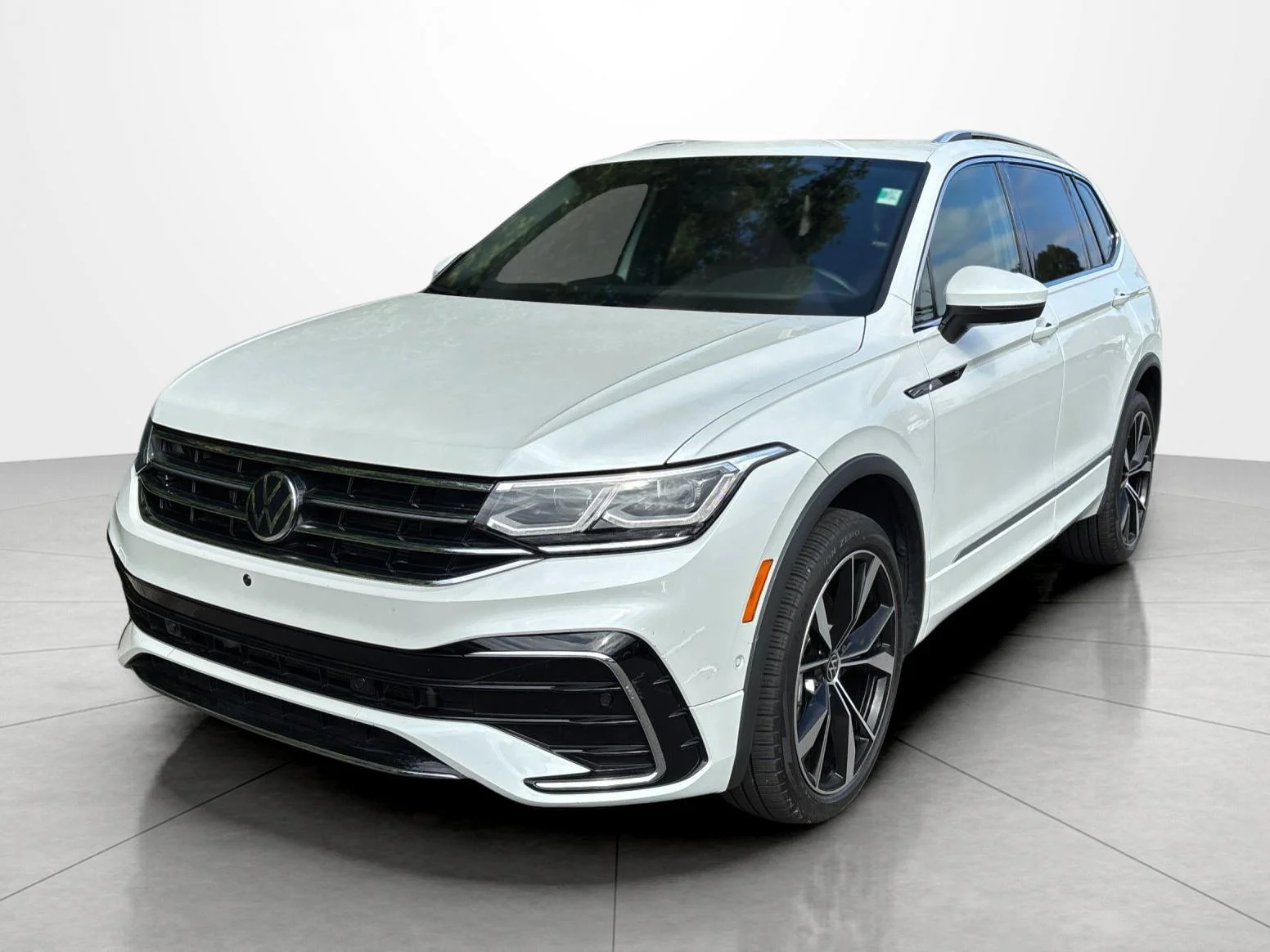 Certified Used 2024 Opal White Pearl Volkswagen SEL R-Line image 1