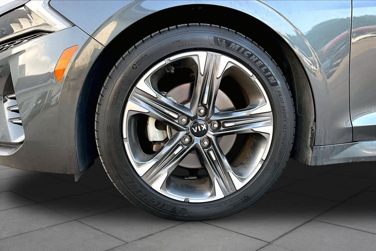 Used 2021 GRAY Kia EX image 11