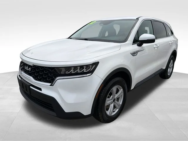Used 2022 White Kia LX image 3